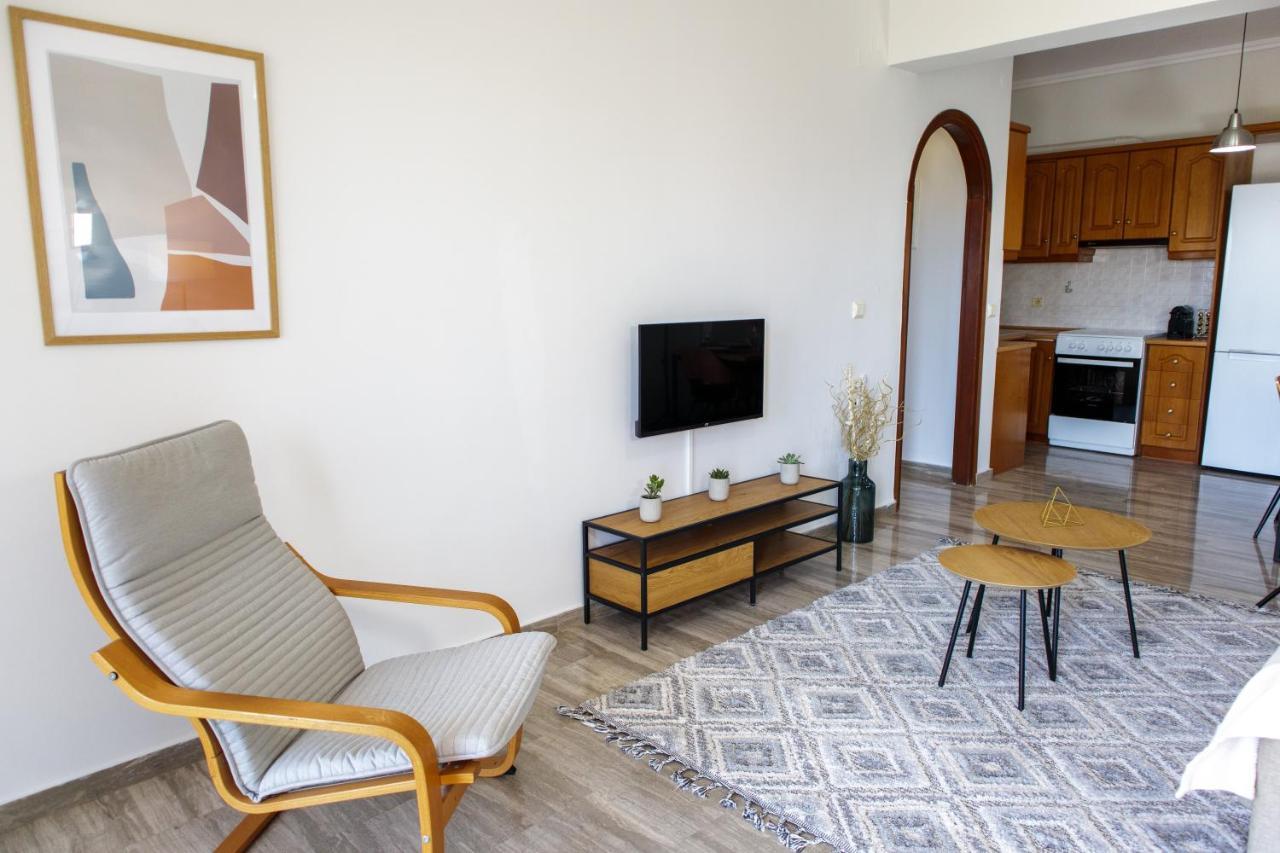 Almyros Aktis Seaview Apartment 卡拉马塔 外观 照片